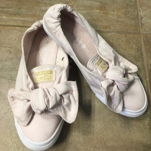 Pretty baby pink converse slides